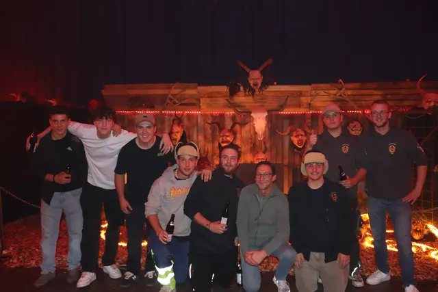 Von der Zammer Krampusrunde: Manuel Hauser, Armin Klimmer, David Bögl, Benni Gaugg, Manuel Nöbl, Alexander Gaugg, Samuel Platz, David Gstir und Fabian Reich.  | Foto: Elisabeth Zangerl