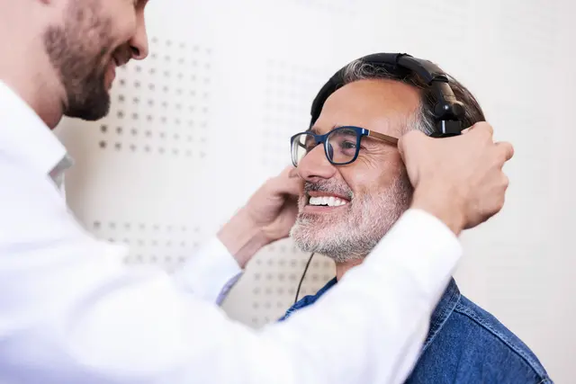 Ein Hörtest kann helfen, Hörprobleme früh zu entdecken. | Foto: Neuroth