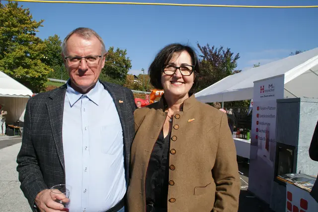 Seniorchef Erwin Niederer mit Gattin Gyöngyi: "Wir sind heute nur Gäste", erklärt er. | Foto: Anna Maria Kaufmann