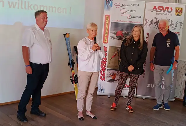 Wilfried Neubauer, Michaela Müllner, Sandra Rademacher und Hans Gschwandtner führten als Obfrauen und Obmänner den Schiklub 30 Jahre durch Höhen und Tiefen.  | Foto: Peter Seper