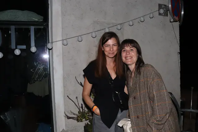 Kurze Tanzpause: Margot und Christine genossen die Clubnacht im Stromboli Hall.  | Foto: Kendlbacher
