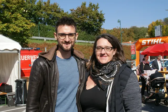 Die beiden Firmeninhaber, Thomas und Julia Niederer, durften an den drei Tagen des Gewerbemarktes tausende Besucher willkommen heißen. | Foto: Anna Maria Kaufmann