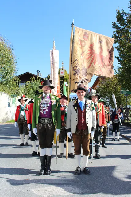 Landeskommandanten: Thomas Saurer mit Enzo Cestari (Welschtirol)