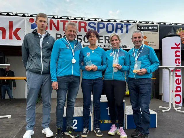 Starke Hartkirchner Beteiligung beim Donaulauf in Ottensheim (Florian Ruhdorfer, Josef Berger, Anni Pusch, Doris Raaber, Johann Geyerhofer) | Foto: Barbara Schatzl 