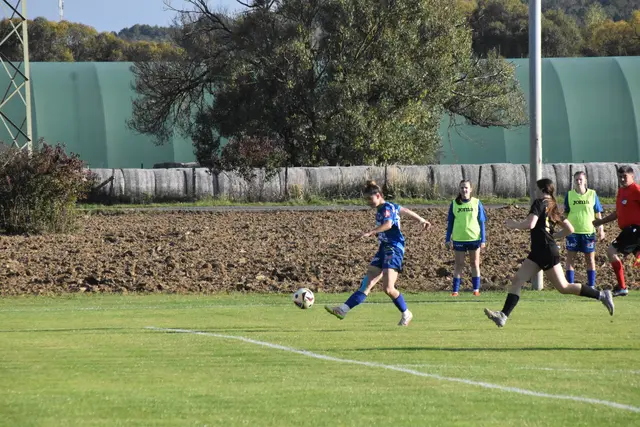 Wenige Minuten später trifft Rojda Antlitzhofer doch zur Führung. | Foto: Michael Strini