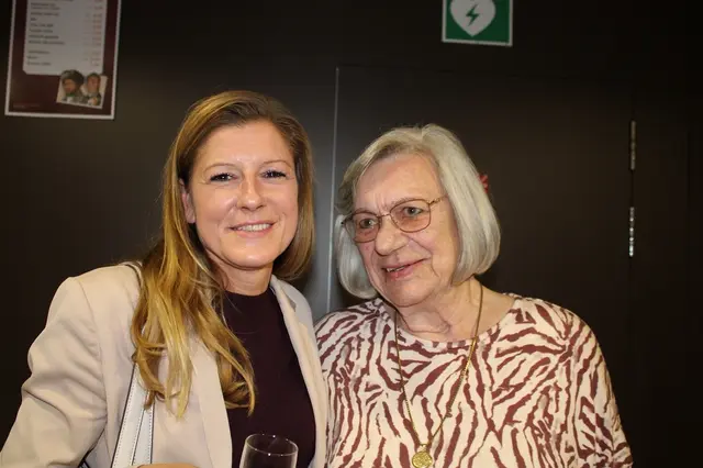 Auch Gießhübls Vizebürgermeisterin Caroline Mayerhofe war anwesend (am Foto mit Tante Elfriede Lindner)