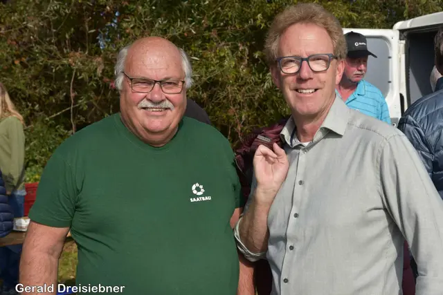 Karl Pfeifer und Bgm. Werner Höfler  | Foto: Gerald Dreisieber