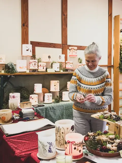 Wunderschönes Kunsthandwerk aus Rohr im Gebirge
