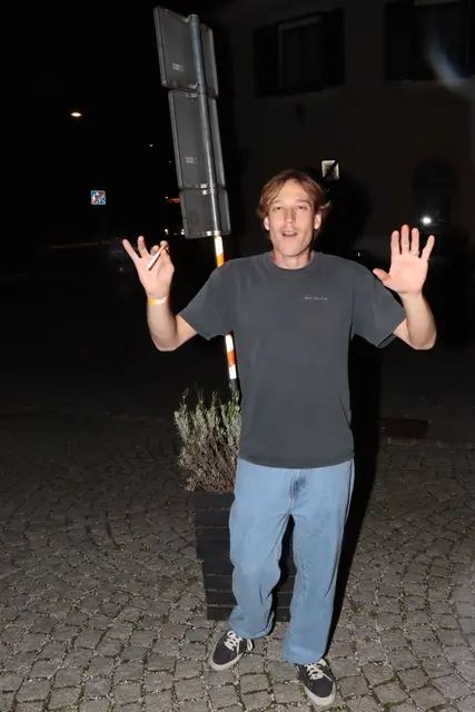 Viktor gönnte sich eine Zigarettenpause. | Foto: Kendlbacher