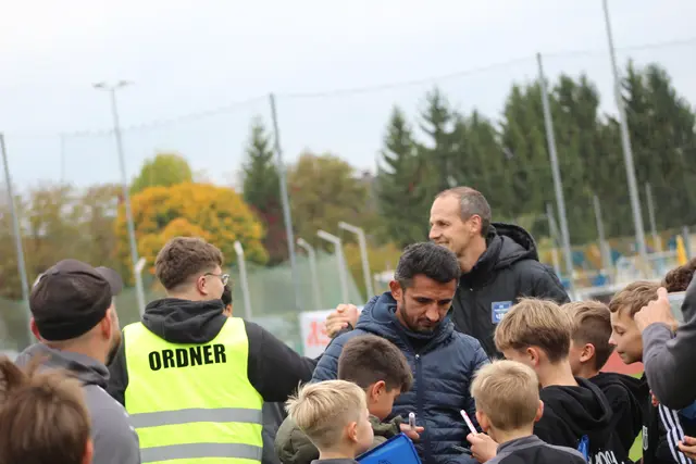 Ronivaldo beim Autogramme schreiben | Foto: MeinBezirk Perg/Köck
