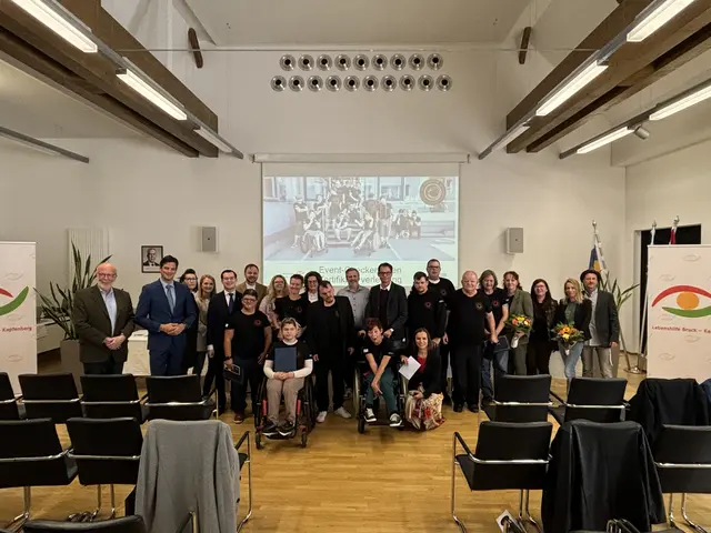 Großes Gruppenbild zum Abschluss der Veranstaltung. | Foto: MeinBezirk/Angelika Kern