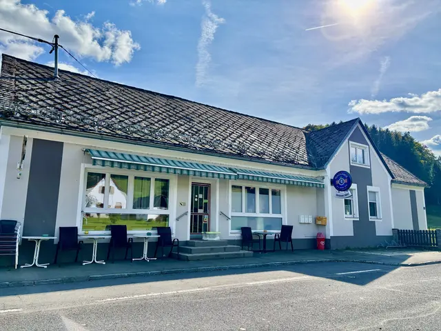Die Nahversorgung in Oberdrosen bleibt gesichert. Rosa Gütl hat das Lebensmittelgeschäft samt Imbisslokal übernommen. | Foto: Elisabeth Kloiber