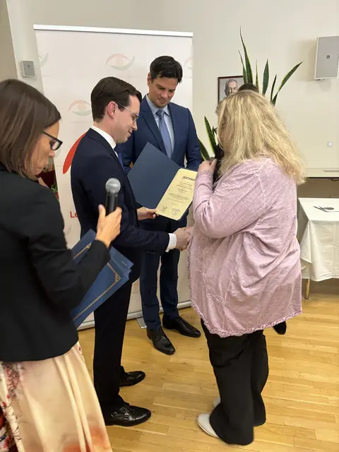 Feierliche Zertifikatsverleihung an jeden einzelnen Eventchecker und jede einzelne Eventcheckerin. | Foto: MeinBezirk/Angelika Kern