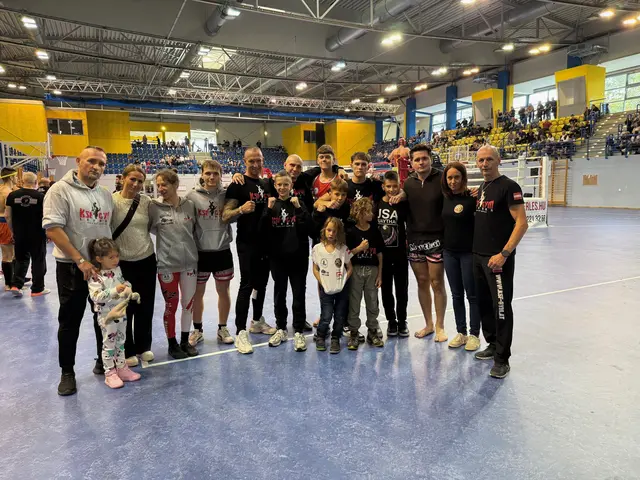 Das österreichische Team des KSF Gym Leoben beim internationalen Spartan Muaythai Cup in Budapest. | Foto: Günter Plank