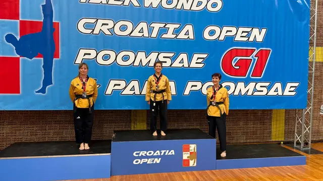 Tragwein belegte mit Sabine Müller (M.) und Sylvia Gringer (l.) die Plätze eins und zwei. | Foto: Taekwondo Tragwein