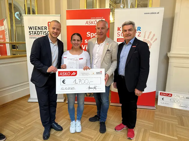 ASKÖ-Burgenland Präsident Maximilian Köllner sowie ASKÖ-Geschäftsführer Andreas Ponic gratulierten mit ASKÖ Präsident Hermann Krist der Obfrau Helga Lehner zur Auszeichnung. 