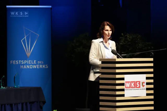 Landeshauptfrau Karoline Edtstadler bei den „Festspielen des Handwerks“ | Foto: WKS / Franz Neumayr