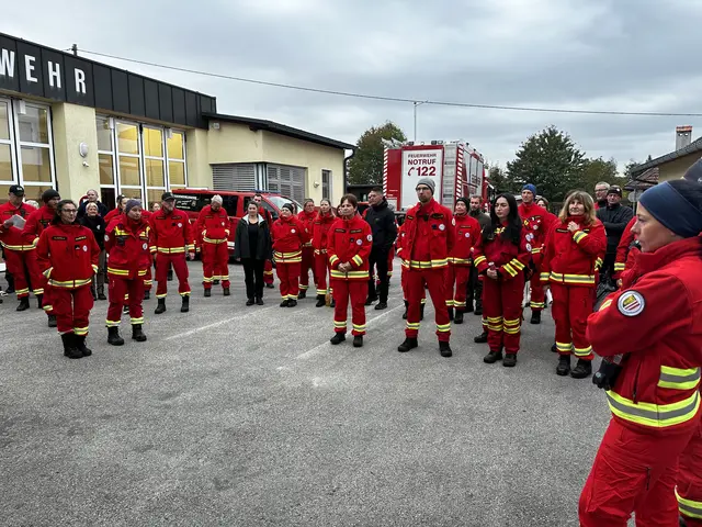 Menschen und Hunde der ÖRHB Oberösterreich stellten sich der mehrstündigen Überprüfung bei Tag und Nacht, um für die Personensuche tauglich zu sein. | Foto: ÖRHB LG OÖ