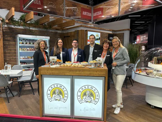 Die Käsemacher bei der ANUGA 2025: Andrea Hofbauer, Olivia Schierhuber, Stefan Müllner, Benedikt Redl, Claudia Mus und Diana Steiner (v.l.) | Foto: DIE KÄSEMACHER