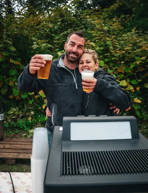 Die Gäste konnten Kastanienpressknödel, Kastanientiramisu und weitere regionale Spezialitäten genießen. Wer die Kastanie auch zu Hause kultivieren möchte, konnte sogar Kastaniensetzlinge für den eigenen Garten mitnehmen. | Foto: Alejandra Ortiz