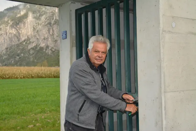 Hubert Wammes aus Haiming ist der Obmann der Wassergenossenschaft und damit oberster Hüter des kostbaren Nasses. | Foto: Perktold
