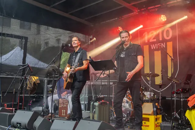 Das Line-up bestand ausschließlich aus Künstlerinnen und Künstlern mit engem Bezug zu Floridsdorf – so auch die Brix Brothers. | Foto: René Brunhölzl/MeinBezirk