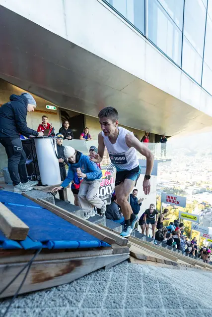 Unter nahezu perfekten Bedingungen zeigten Profis, Hobbysportler und Blaulichtteams beeindruckende Leistungen. Auf dem Bild: Sieger Klemen Španring | Foto: ©Simon Rainer_Red Bull Content Pool