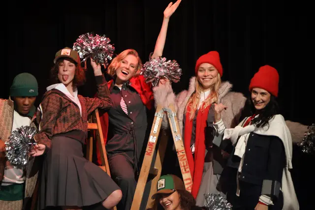 raffiniert kombinierte  Outfits inspirierten zu neuen Looks.  | Foto: Agnes Etzer