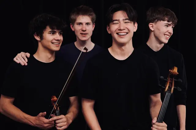 Wiener Stadtmusikanten: Alex Schachner und Ignatius Köstler - Violine, Hayati Graff  - Cello und David Stippich - Klarinette. Powered by PMS | Foto: Herbert Zotti