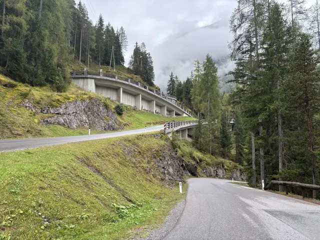 In den vergangenen Jahren wurde die Zufahrt in vielen Bereichen verbessert. | Foto: MeinBezirk/Günther Reichel