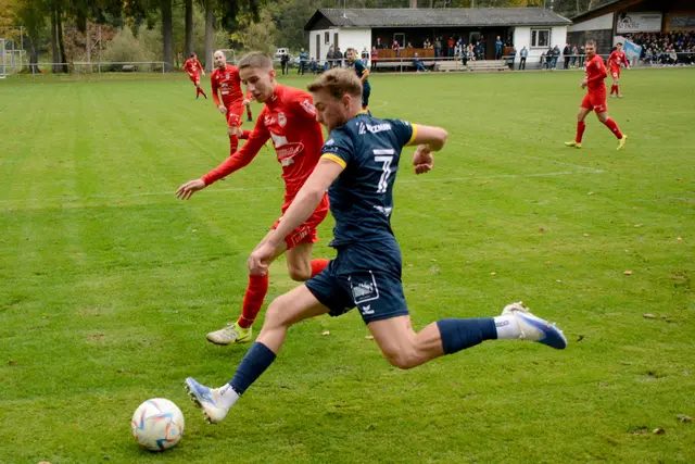 Gegen die Altenberger Mannschaft (in rot) hatten die Haslacher keine Chance. | Foto: Reinhold Prem