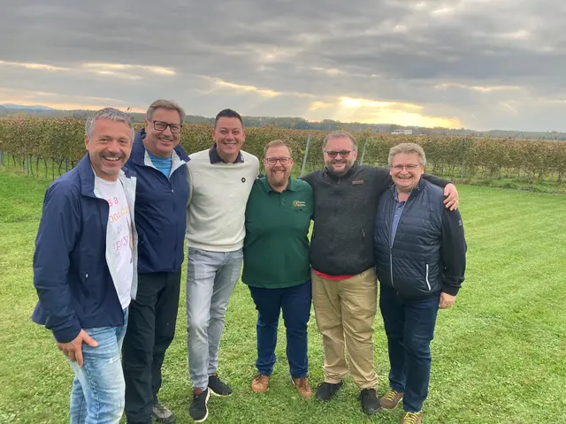 Von links: Gerhard Ebner, Friedrich Kaindlstorfer, Stephan Greindl, Markus Kastner, Rene Kastner, Bgm. Martin Gaisberger. | Foto: Kaindlstorfer