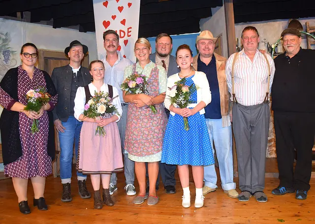 Standen alle für sein Stück auf der Bühne - Autor Ralph Wallner aus München (2. von links). | Foto: Schwaighofer