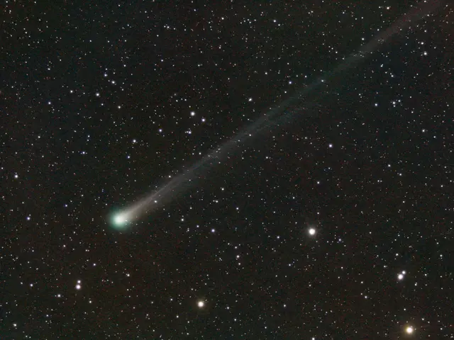 Der Komet „C/2025 A6 Lemmon“ zieht über den Nachthimmel und wird auch über Wien sichtbar sein – vorausgesetzt, Wetter und Helligkeit spielen mit. | Foto: Dimitrios Katevainis