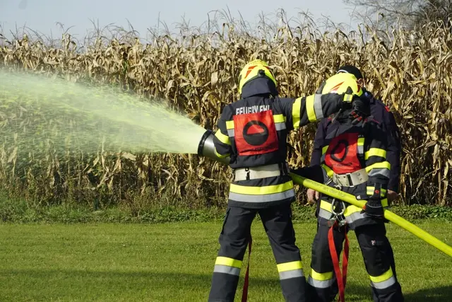 Für den Ernstfall gerüstet: Im Rahmen der Branddienstleistungsprüfung wurden mehrere Szenarien abgeprüft. | Foto: FF Hasendorf