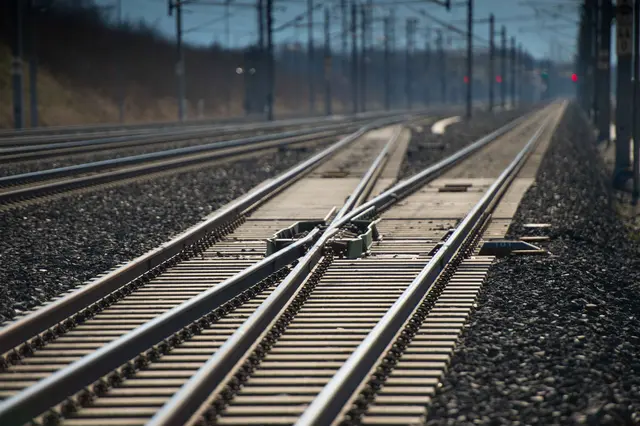 Ein ÖBB-Lokführer soll zwischen 2003 und 2021 mindestens sechs Buben und Burschen sexuell missbraucht haben. | Foto: ÖBB/Hanno Thurnher