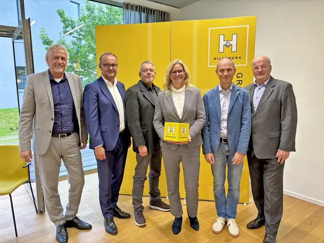 Im Gruppenbild v.L.n.R. Gernot Filipp, Hermann Hagleitner, Armin Mühlböck, Elke Schmiderer, Martin Nagl-Cupal und Christian Struber | Foto: Hilfswerk Salzburg