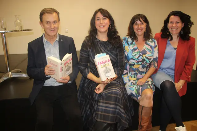 Bücherei Plautz Geschäftsinhaber Carl Schwarz, die Autorin Vea Kaiser, Petra Schaller (Plautz Verkaufsleitung) und Barbara Reitzer (Plautz) v.l.n.r. | Foto: Josef Hofmüller