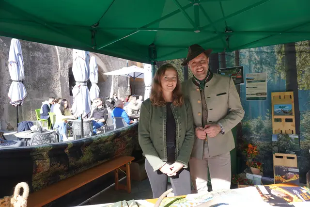 Die Besucherinnen und Besucher konnten sich an zahlreichen Ständen informieren.  | Foto: AMG