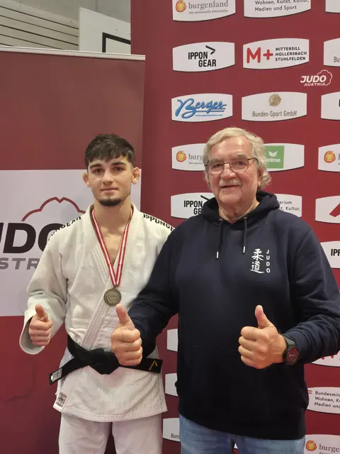  Batuchan Jusupov mit Trainer Erich Pachoinig | Foto: Judoclub Wolfsberg
