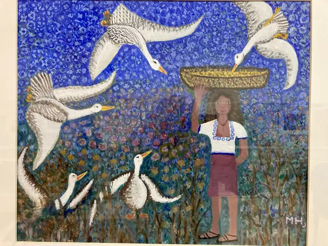 Der Stil von Maria Henning - ihr bevorzugter Künstlername - bewegt sich zwischen Naiver Malerei und Phantastischem Realismus. In der Leuchtkraft ihrer Farben und der ornamentalen Dichte ihrer Bildräume liegt ein stiller Aufruf, im Alltag innezuhalten und die Schönheit der Natur im Detail zu betrachten. 