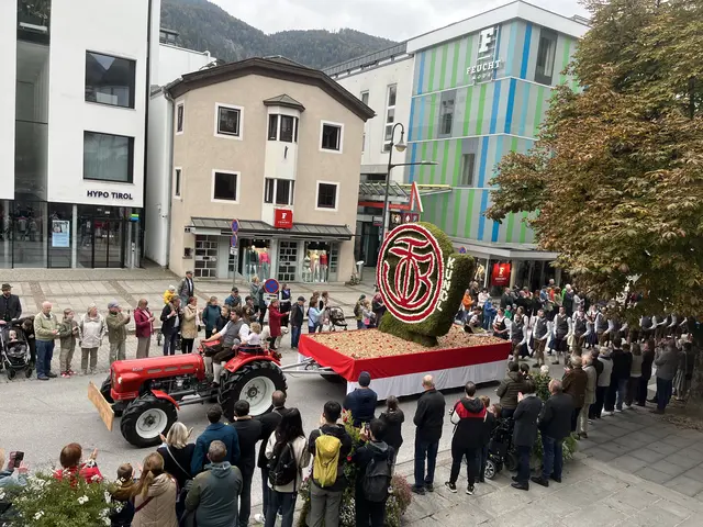 Angeführt wurde der Umzug von der Landjugend Kundl. | Foto: Barbara Fluckinger