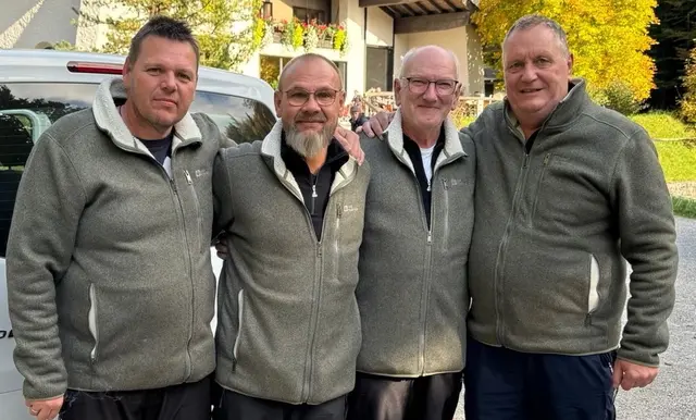 Beim ersten Eisturnier der Saison landeten die Breitenwanger Herren auf Platz vier. | Foto: SCB