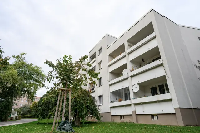 Der Gemeindebau, in dem die Tat passiert sein soll. | Foto: MAX SLOVENCIK / APA / picturedesk.com