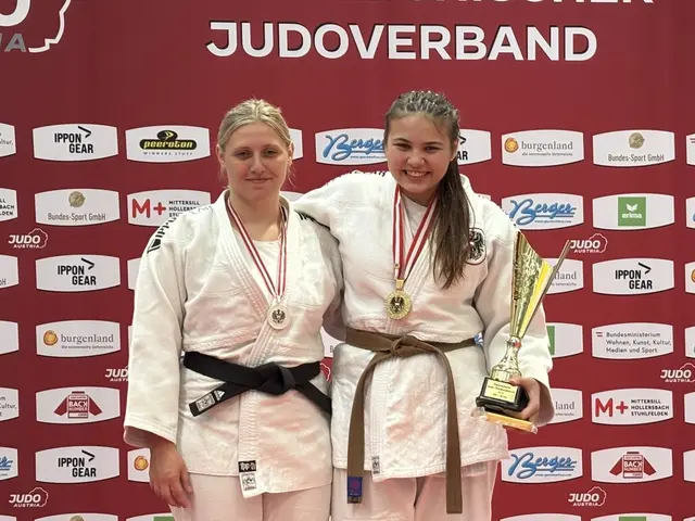 Michaela Höllwart (rechts) | Foto: Sanjindo/Judo Austria