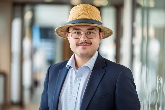 Paul Kalcher und das Team von "Ontrack" arbeiten seit zwei Jahren an der Navigations-App, die Menschen mit einer Sehbehinderung den Alltag erleichtern soll.  | Foto: Ontrack