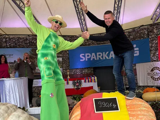 Wolfgang Nittnaus krönte sich mit seinem Kürbis zum Staatsmeister | Foto: Kittenberger Erlebnisgärten