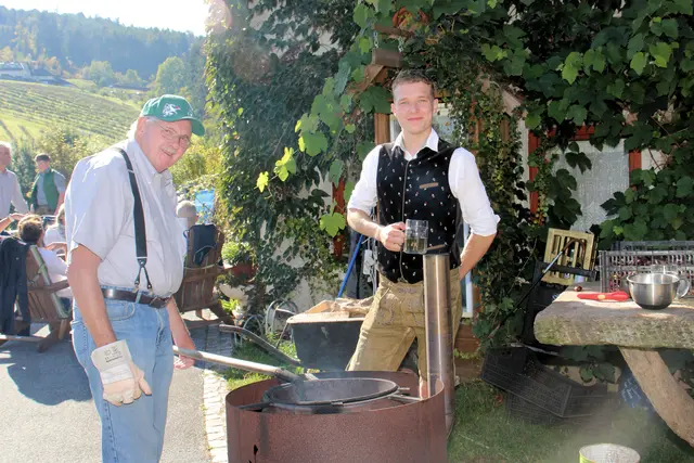 Auch die Maroni und der Schilcher durften nicht fehlen. | Foto: Cescutti