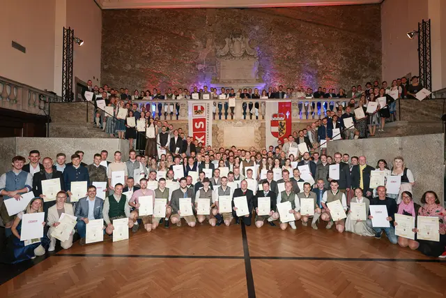 Meisterbriefe und Befähigungsurkunden an 410 neue Meisterinnen und Meister im feierlichen Ambiente des Hauses für Mozart | Foto: WKS / Franz Neumayr