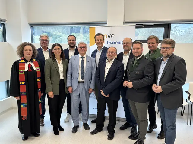 Die offizielle Eröffnung der Primärversorgungseinheit mit Vertreterinnen und Vertreter der Politik, Stadtgemeinde, Diakonie, Einsatzorganisationen, Ärztekammer und Österreichischen Gesundheitskasse.  | Foto: MeinBezirk/Angelina Koidl